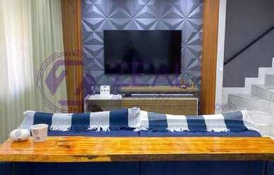 Imagem: A casa em condomínio possui 4 Dormitórios, 1 Banheiro, 2 Vagas