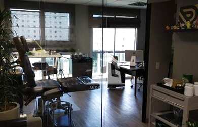 Imagem: O depósito possui 1 Vaga na garagem, 50m² de Área e está