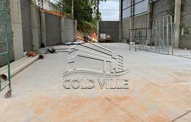 Imagem: O depósito possui 4 Vagas na garagem, 500m² de Área e está