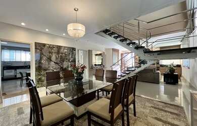 Imagem: A casa em condomínio possui 4 Dormitórios, 5 Banheiros, 4