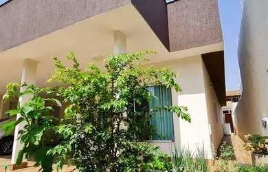 Imagem: A casa possui 3 Dormitórios, 4 Banheiros, 4 Vagas na garagem