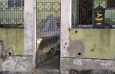 Imagem: A casa possui 2 Dormitórios, 2 Banheiros, 1 Vaga na garagem