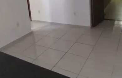 Imagem: A casa possui 3 Dormitórios, 1 Banheiro, 2 Vagas na garagem