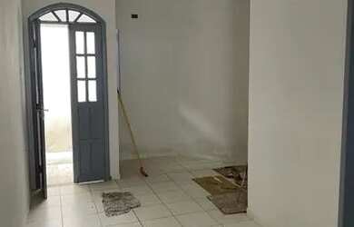 Imagem: A casa possui 1 Dormitório, 1 Banheiro e está localizado em