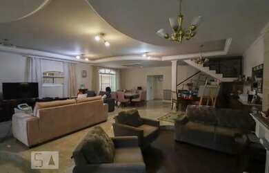 Imagem: A casa em condomínio possui 5 Dormitórios, 5 Banheiros, 3