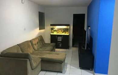 Imagem: A casa possui 3 Dormitórios, 2 Banheiros, 2 Vagas na garagem