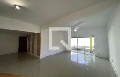 Imagem: A casa possui 3 Dormitórios, 5 Banheiros, 5 Vagas na garagem