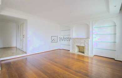 Imagem: O apartamento possui 4 Dormitórios, 5 Banheiros, 3 Vagas na