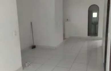 Imagem: A casa possui 2 Dormitórios, 1 Banheiro e está localizado