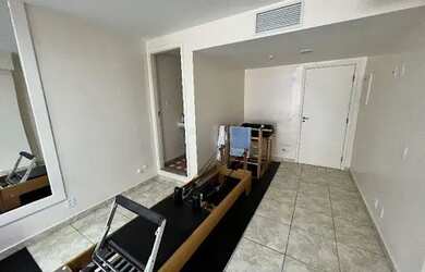 Imagem: O depósito possui 3 Vagas na garagem, 105m² de Área e está