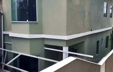 Imagem: A casa possui 3 Dormitórios, 2 Banheiros, 1 Vaga na garagem