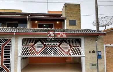 Imagem: A casa possui 3 Dormitórios, 3 Banheiros, 2 Vagas na garagem