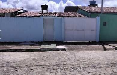 Imagem: A casa possui 2 Dormitórios, 1 Banheiro, 1 Vaga na garagem