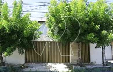 Imagem: A casa possui 3 Dormitórios, 4 Banheiros, 124m² de Área e