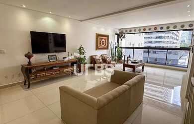 Imagem: O apartamento possui 3 Dormitórios, 5 Banheiros, 2 Vagas na