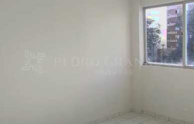 Imagem: O apartamento possui 1 Dormitório, 1 Banheiro, 1 Vaga na garagem