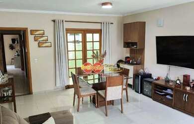 Imagem: A casa possui 4 Dormitórios, 2 Banheiros, 3 Vagas na garagem