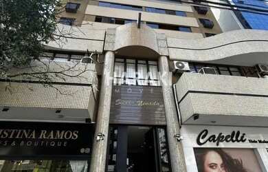 Imagem: O apartamento possui 5 Dormitórios, 5 Banheiros, 2 Vagas na