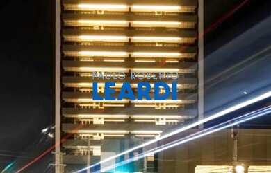 Imagem: O depósito possui 5 Vagas na garagem, 557m² de Área e está