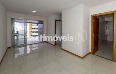 Imagem: O apartamento possui 2 Dormitórios, 1 Banheiro, 2 Vagas na