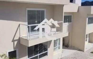 Imagem: A casa em condomínio possui 3 Dormitórios, 2 Banheiros, 2