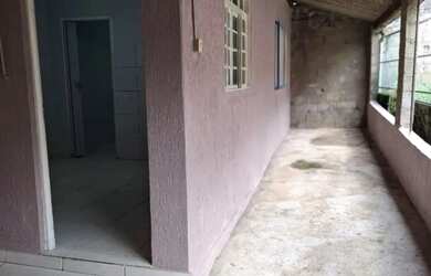 Imagem: A casa possui 1 Dormitório, 1 Banheiro e 35m² de Área e está