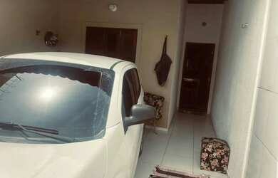 Imagem: A casa possui 2 Dormitórios, 1 Banheiro, 1 Vaga na garagem