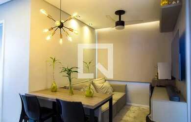 Imagem: O apartamento possui 2 Dormitórios, 1 Banheiro, 1 Vaga na garagem