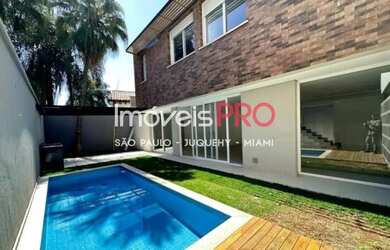 Imagem: A casa em condomínio à venda possui 3 Dormitórios, 5 Banheiros