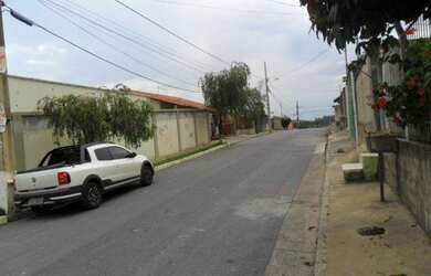 Imagem 3: Otima casa no bairro Bom Retiro Betim loja na frente
