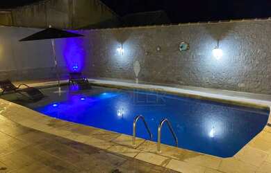 Imagem: A casa em condomínio possui 4 Dormitórios, 3 Banheiros, 3