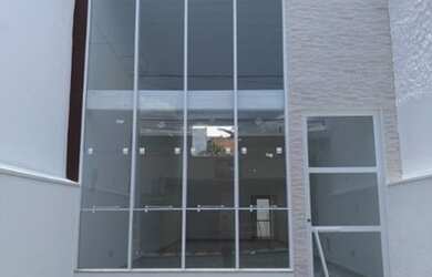 Imagem: O depósito possui 2 Vagas na garagem e 90m² de Área e está