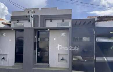 Imagem: A casa possui 3 Dormitórios, 2 Banheiros, 1 Vaga na garagem