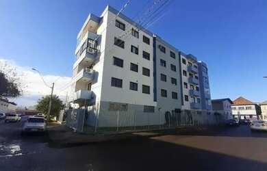 Imagem: O apartamento possui 1 Dormitório, 1 Banheiro, 1 Vaga na garagem