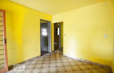 Imagem: A casa possui 2 Dormitórios, 1 Banheiro, 1 Vaga na garagem