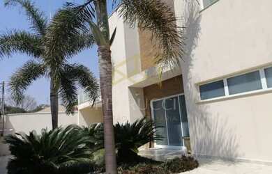 Imagem: A casa possui 5 Dormitórios, 5 Banheiros, 5 Vagas na garagem