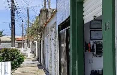 Imagem: A casa possui 1 Dormitório, 1 Banheiro e está localizado