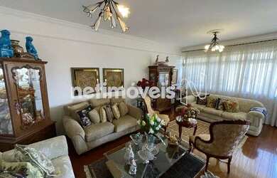 Imagem: O apartamento possui 4 Dormitórios, 2 Banheiros, 2 Vagas na