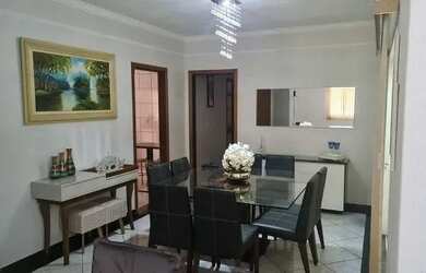 Imagem: A casa possui 3 Dormitórios, 3 Banheiros, 2 Vagas na garagem