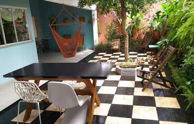 Imagem: A casa em condomínio possui 3 Dormitórios, 2 Banheiros, 5