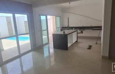 Imagem: A casa em condomínio possui 3 Dormitórios, 4 Banheiros, 4