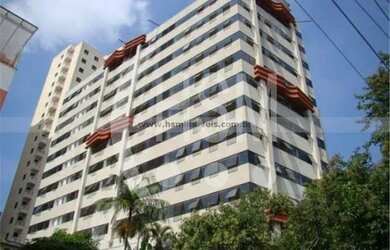 Imagem: O depósito possui 1 Vaga na garagem, 77m² de Área e está