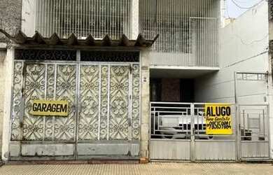 Imagem: A casa possui 5 Dormitórios, 4 Banheiros, 2 Vagas na garagem