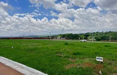 Imagem: O terreno possui 254m² de Área e está localizado em Senador