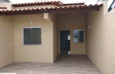 Imagem: A casa possui 2 Dormitórios, 2 Banheiros, 2 Vagas na garagem