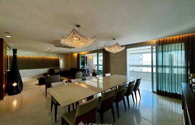 Imagem: O apartamento possui 4 Dormitórios, 5 Banheiros, 4 Vagas na