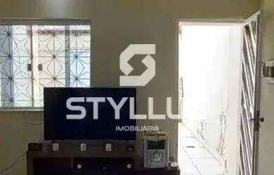 Imagem: A casa possui 2 Dormitórios, 2 Banheiros, 3 Vagas na garagem