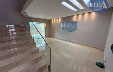 Imagem: A casa em condomínio possui 3 Dormitórios, 4 Banheiros, 2