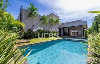 Imagem: A casa em condomínio possui 3 Dormitórios, 4 Banheiros, 3