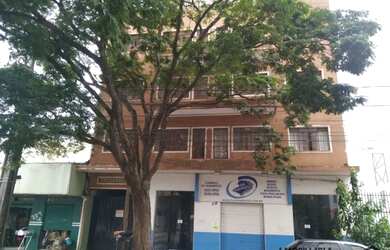 Imagem: O apartamento possui 3 Dormitórios, 1 Banheiro, 1 Vaga na garagem